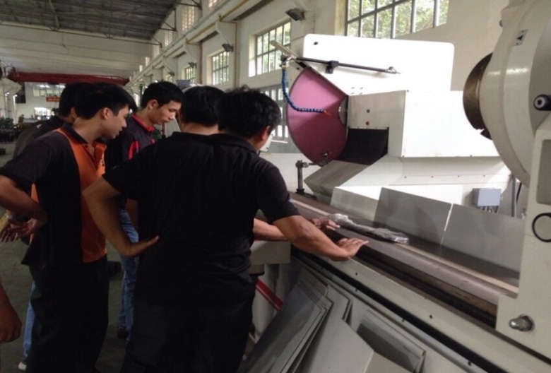 Lắp đặt, chạy thử, hướng dẫn đào tạo đối với máy mài trục khuỷu